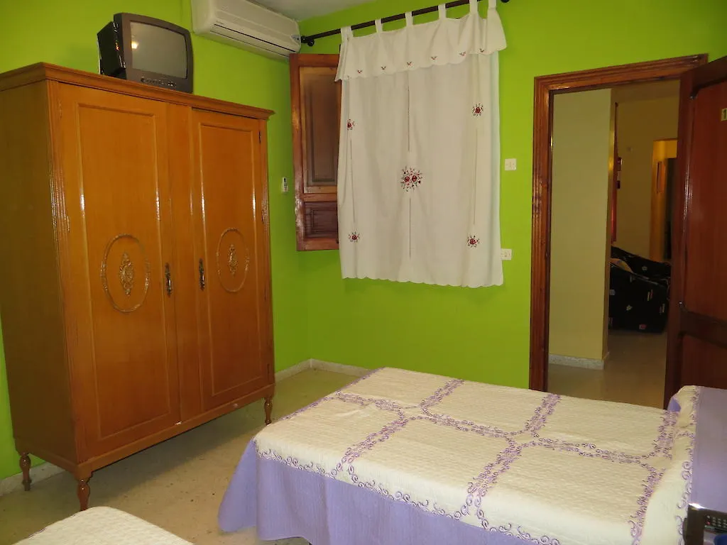 Hostal Restaurante Reina El Tejar Guest house