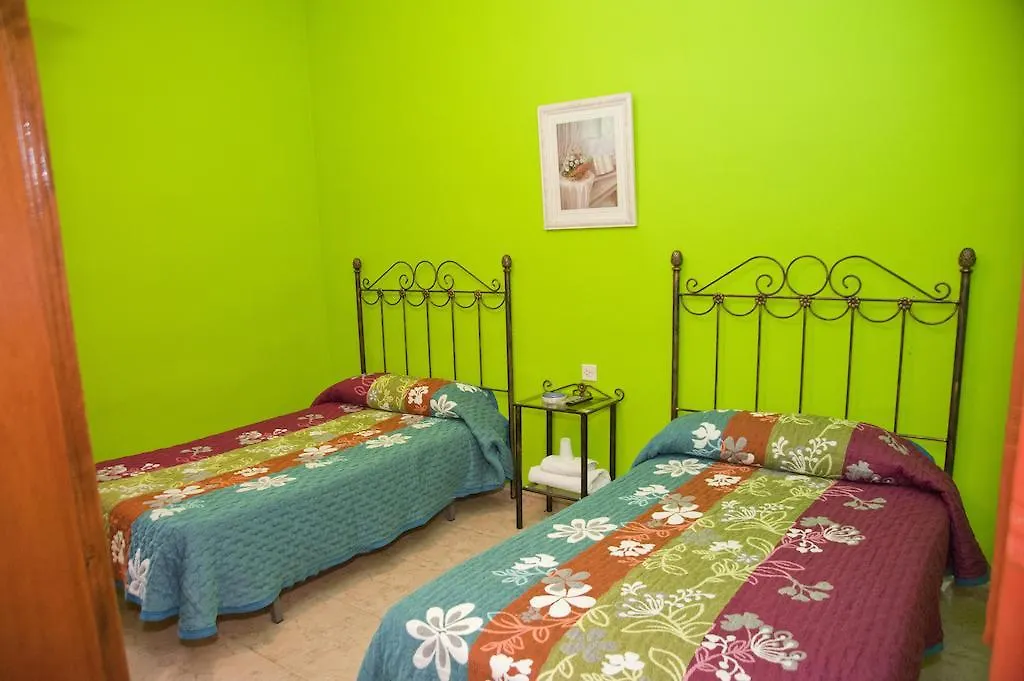 Guest house Hostal Restaurante Reina El Tejar