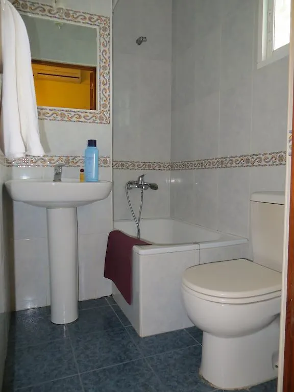 Hostal Restaurante Reina El Tejar 2*,  Spain